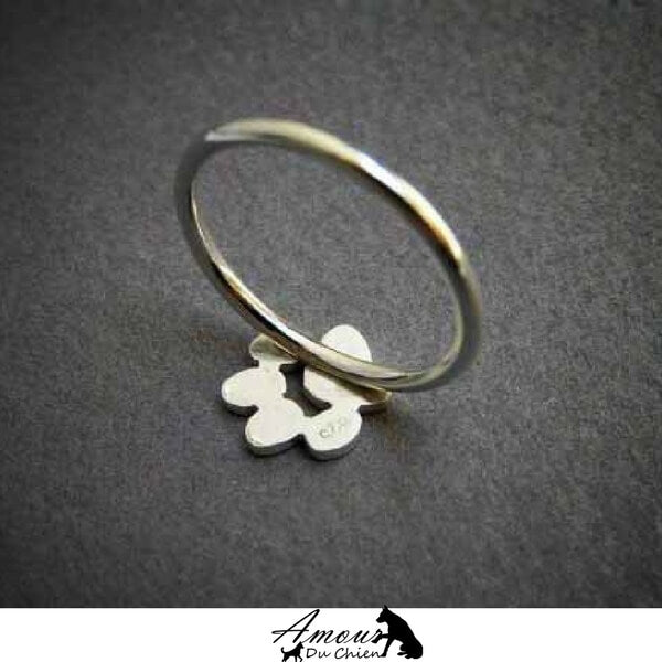 bague petite patte amour du chien 